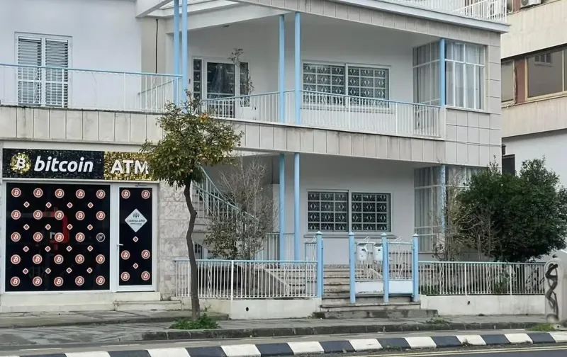 3-bedroom apartment to rent in Agioi Omologites
