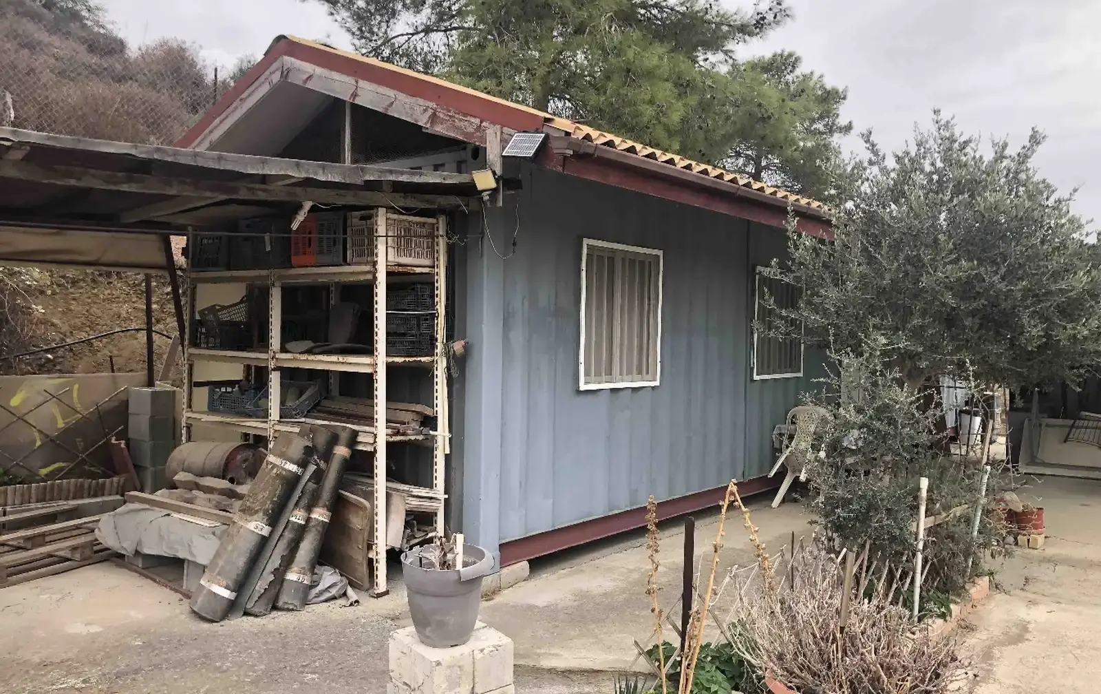 Σπίτι έτοιμο στυλ container με φωτοβολταϊκά και έπιπλα συσκευές in Monagroulli