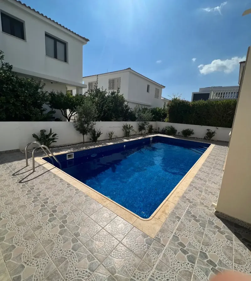 3-bedroom villa to rent in Oroklini Tourist Area