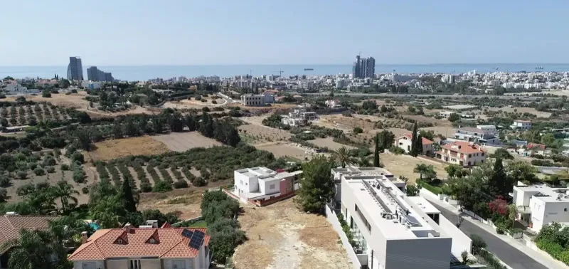 Residential Plot 1163 m² in Germasogeia