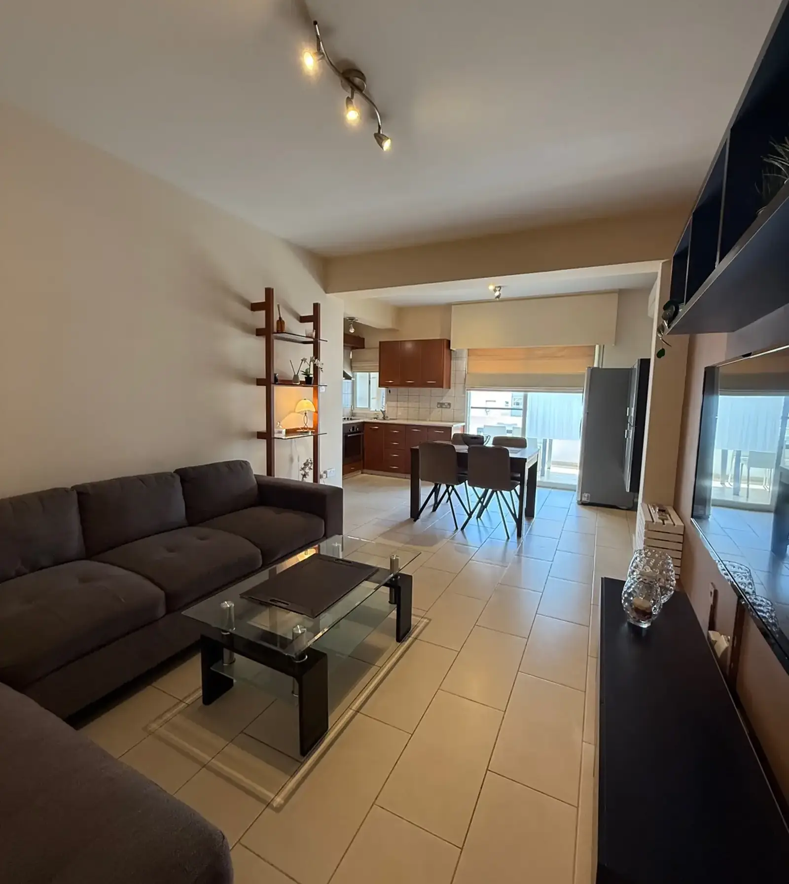 2-bedroom apartment to rent in Mesa Geitonia