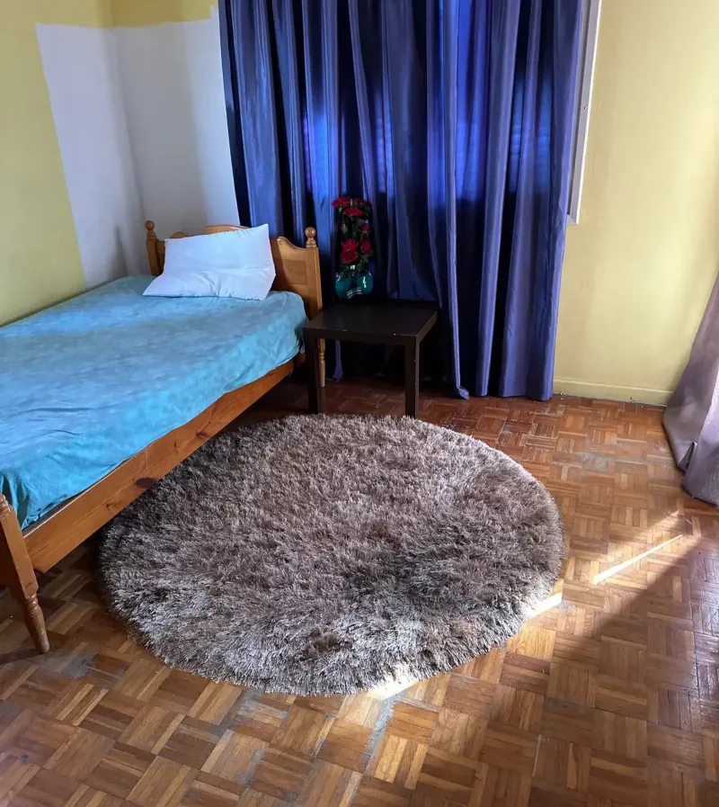 Limasol central private room 1 girl or boy in Historical Center