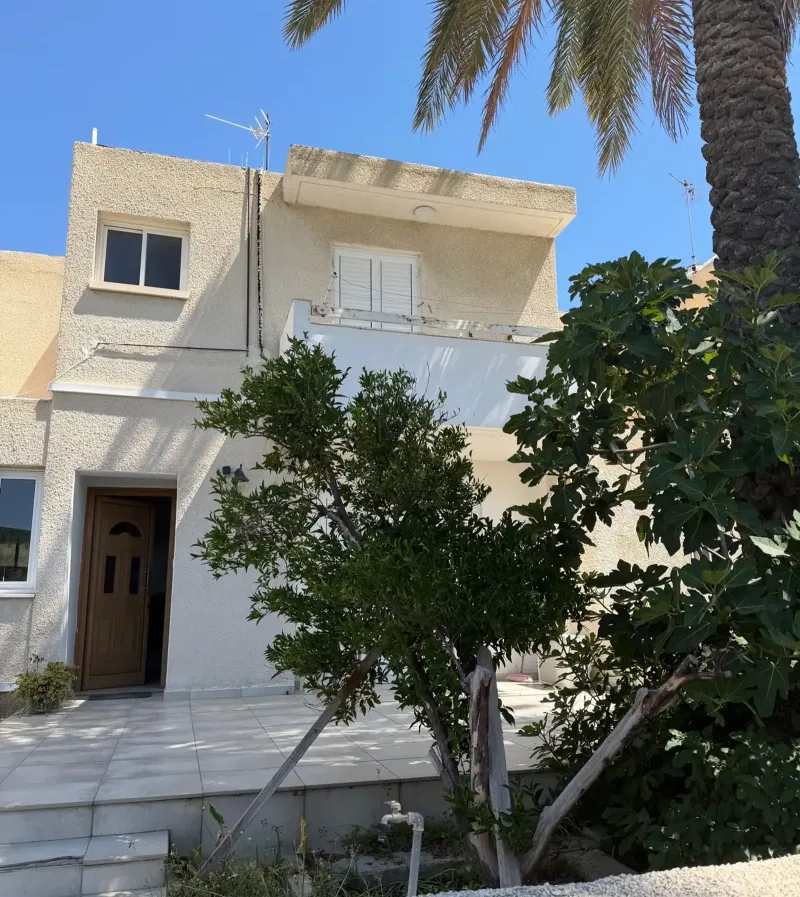 3-bedroom maisonette for sale in Aglantzia