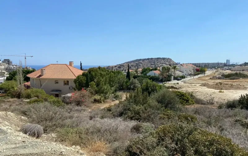 Residential Plot 5544 m² in Agios Tychon