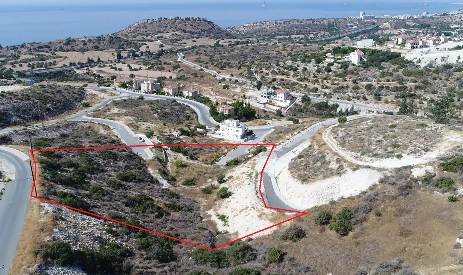 Residential Plot 5600 m² in Agios Tychon