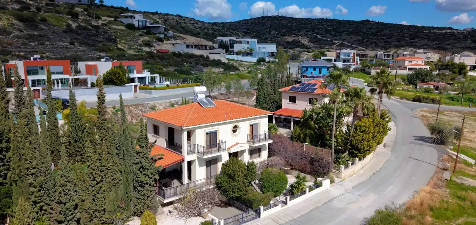 4-bedroom villa for sale in Mouttagiaka