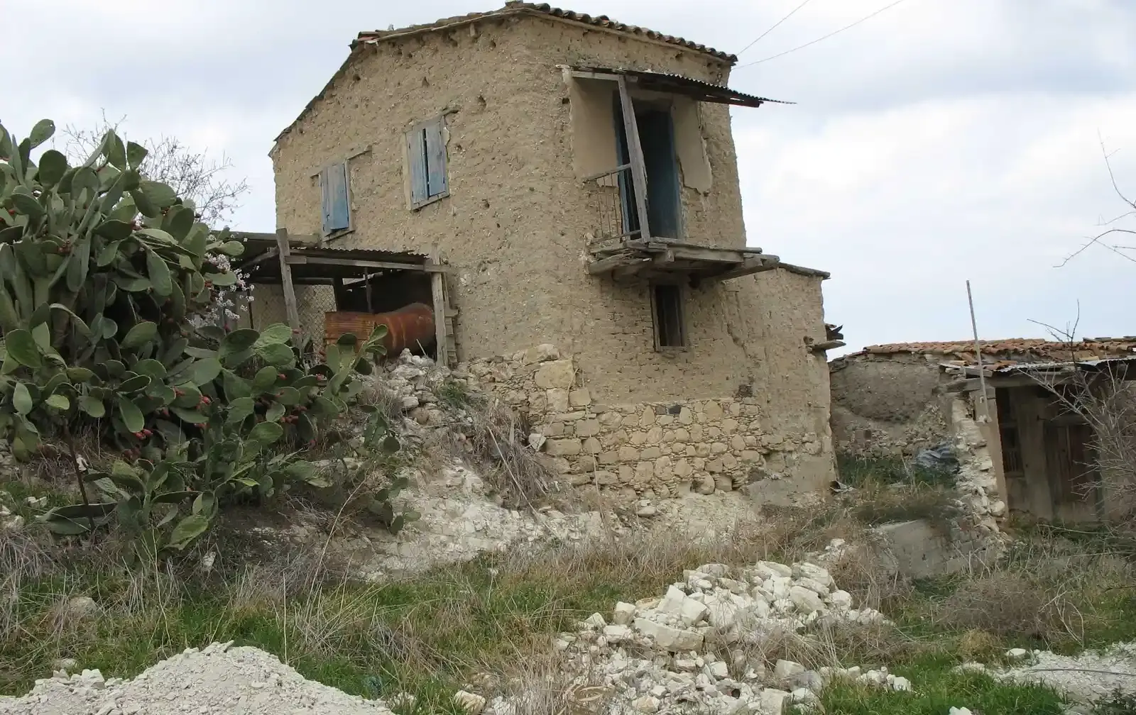 3-bedroom detached house for sale in Kato Moni