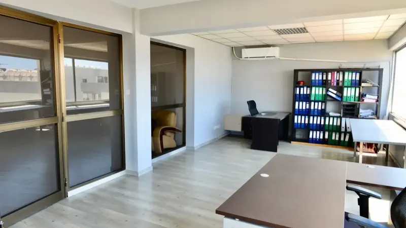 Prime office in agia zoni, limassol, 159m², veranda, stirage, parking, title dee
