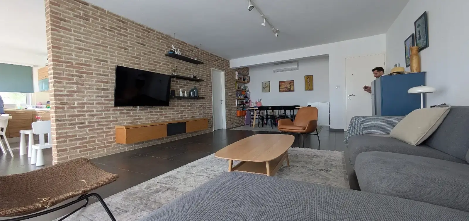 3-bedroom apartment to rent in Aglantzia