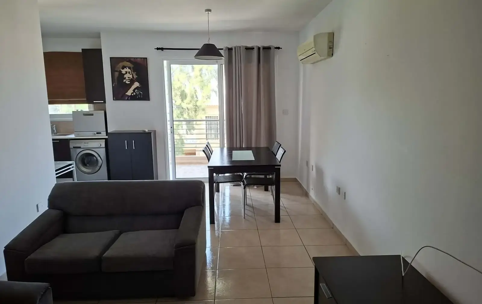 2-bedroom apartment to rent in Katholiki