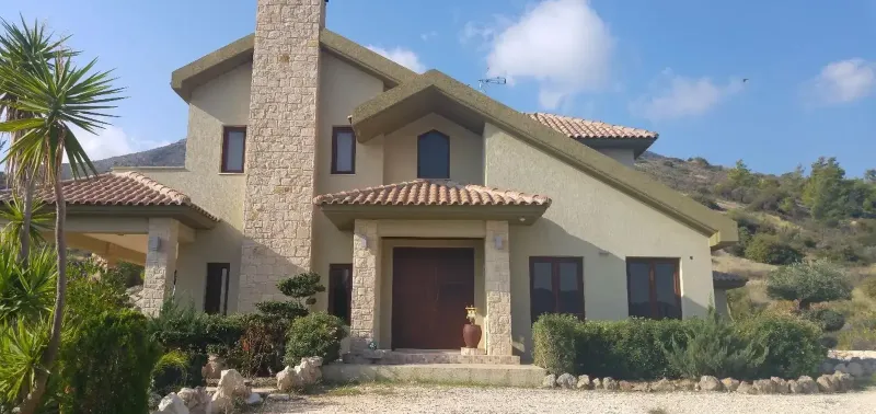 5-bedroom villa for sale in Akrounta