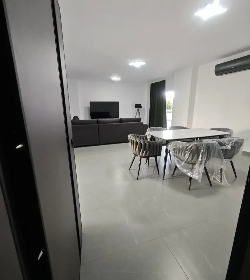 3-bedroom apartment to rent in Mesa Geitonia