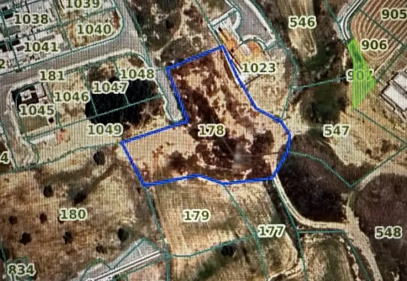 Residential Field 4386 m² in Tseri