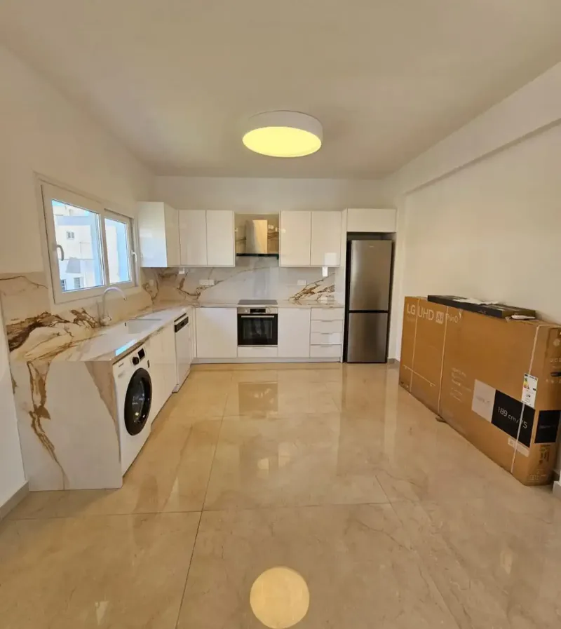 3-bedroom apartment to rent in Kapsalos