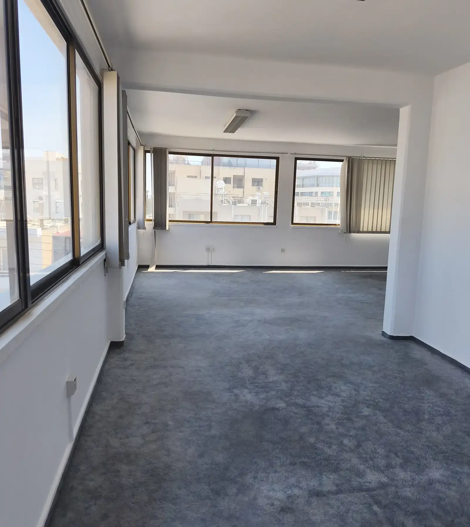 Office near the new port, omonoia area in Omonia