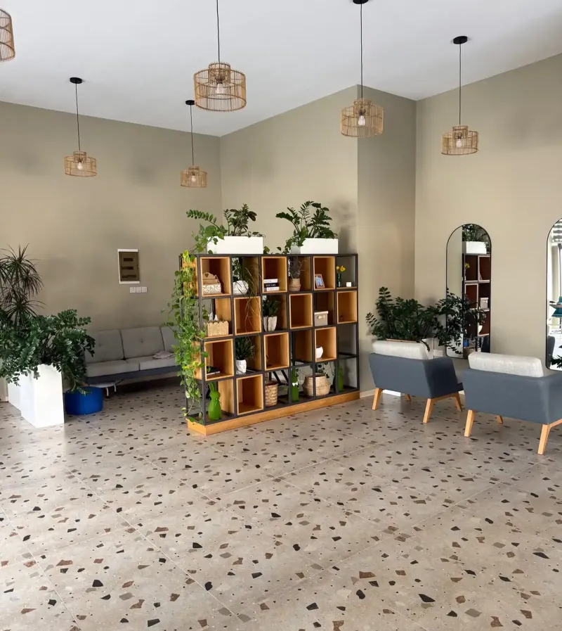 Space which can be converted into a office,massage studio,beauty salon in Zakaki