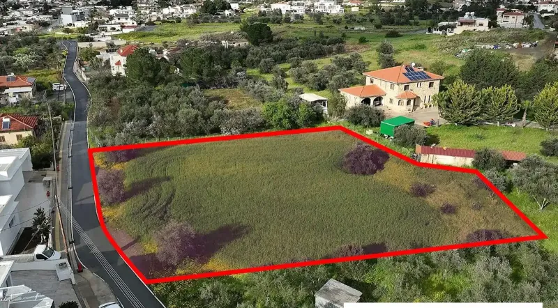 Residential Plot 2164 m² in Agia Varvara Lefkosias