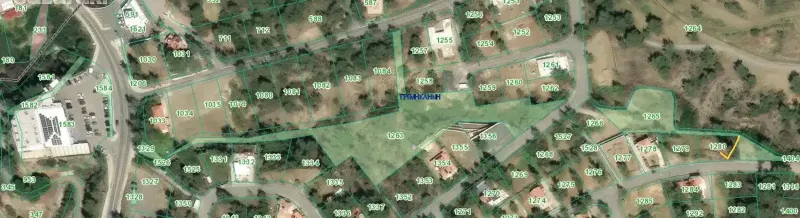 Residential Plot 795 m² in Trimiklini