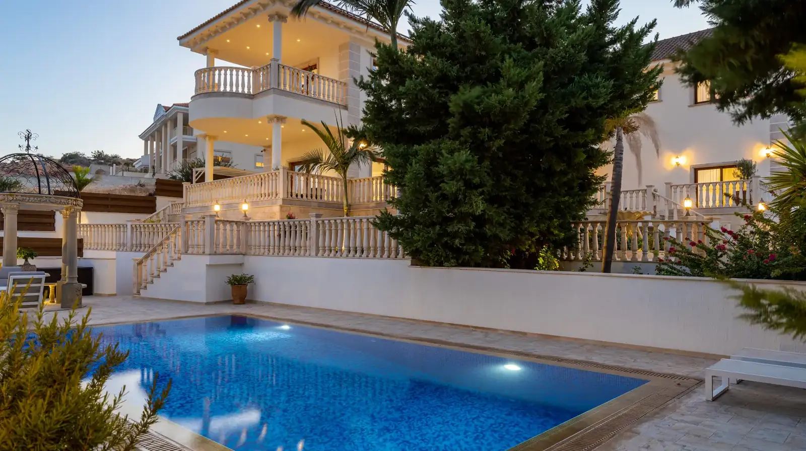 6-bedroom detached house for sale in Mouttagiaka