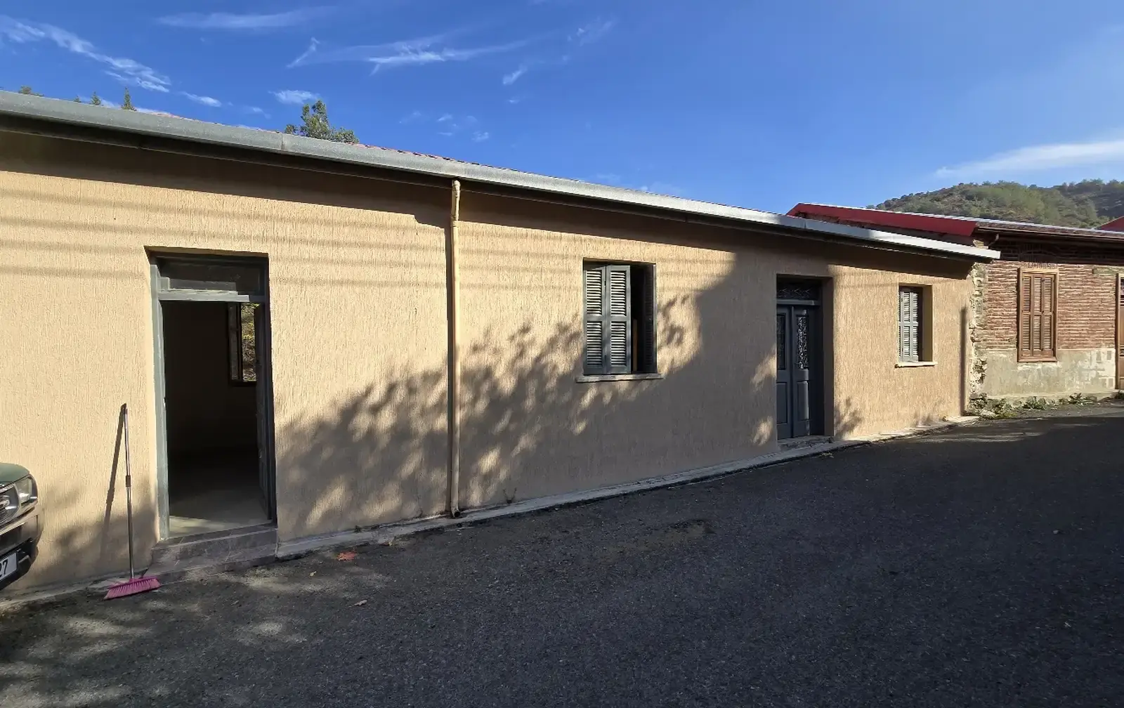 3-bedroom detached house for sale in Treis Elies