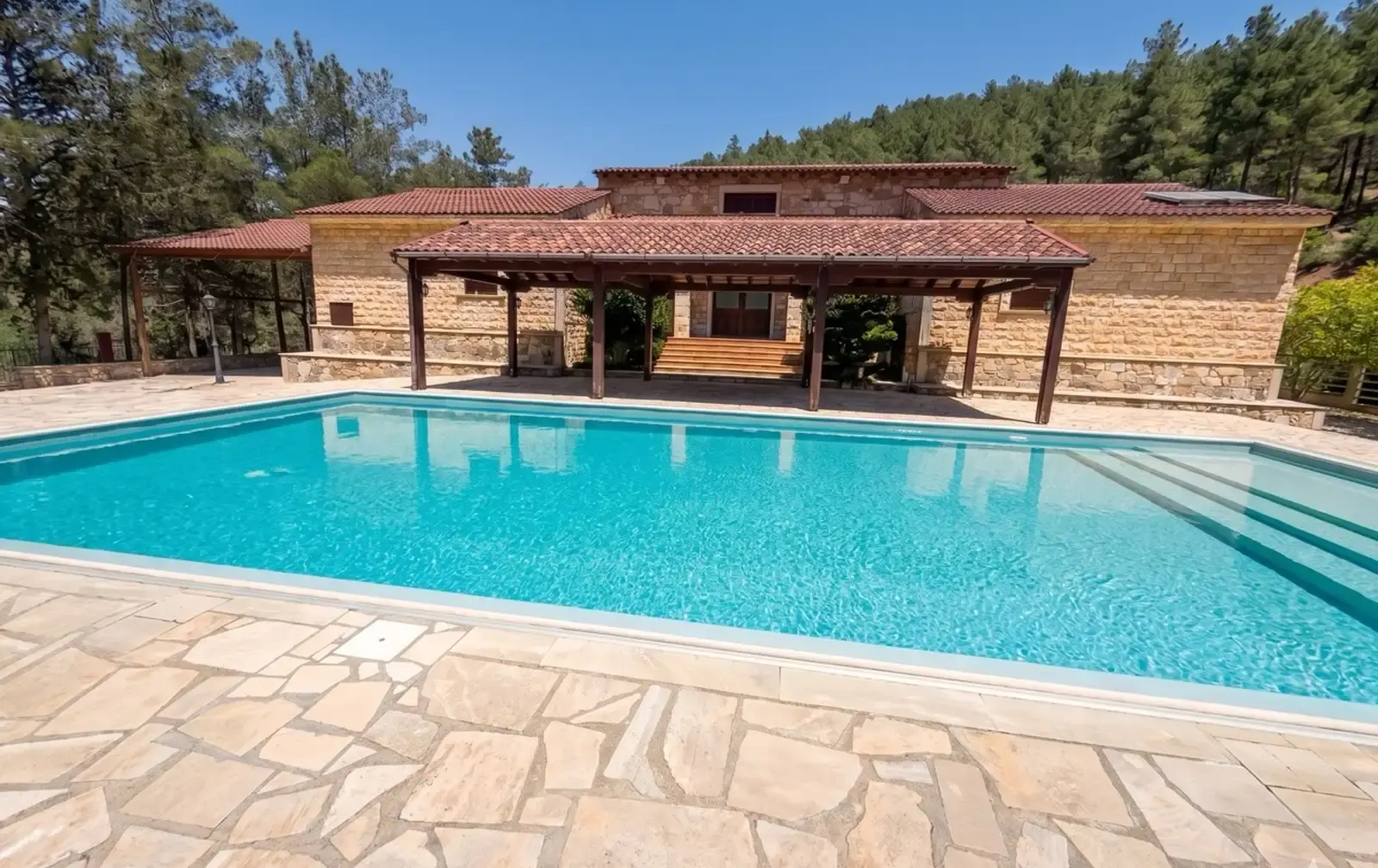 4-bedroom villa for sale in Anglisides