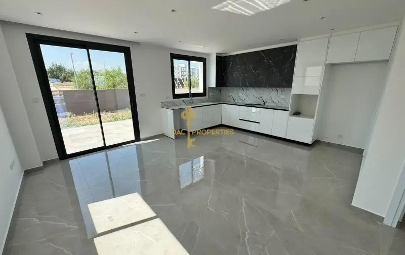 4-bedroom detached house for sale in Kato Polemidia