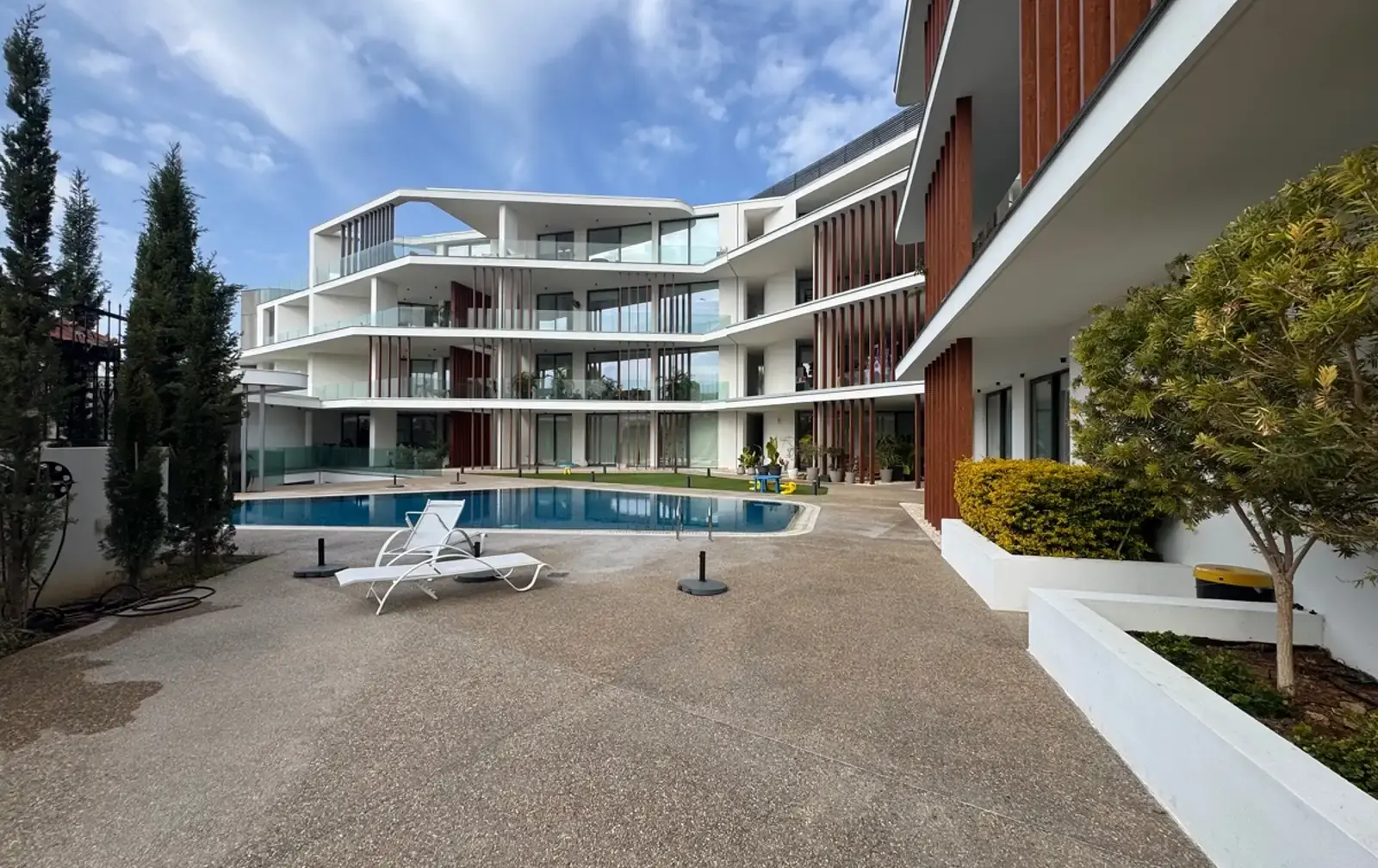 3-bedroom apartment to rent in Germasogeia