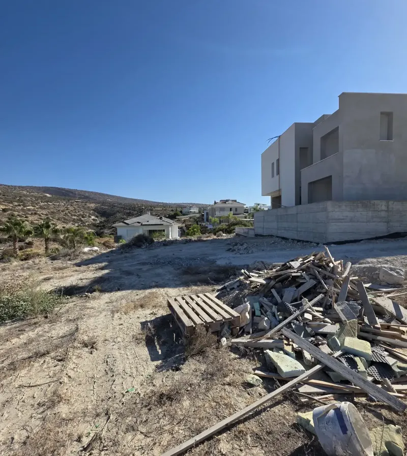 Residential Plot 713 m² in Mouttagiaka