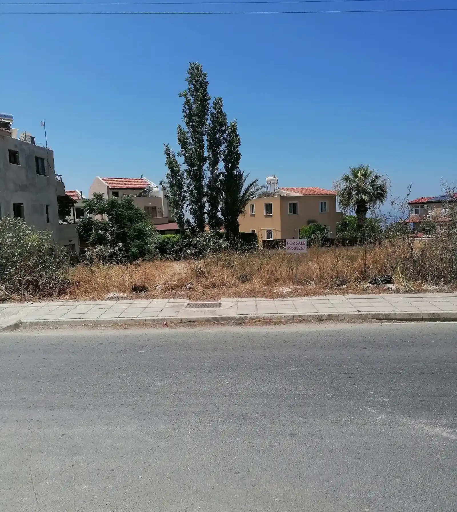 Residential land 842 m² in Tala