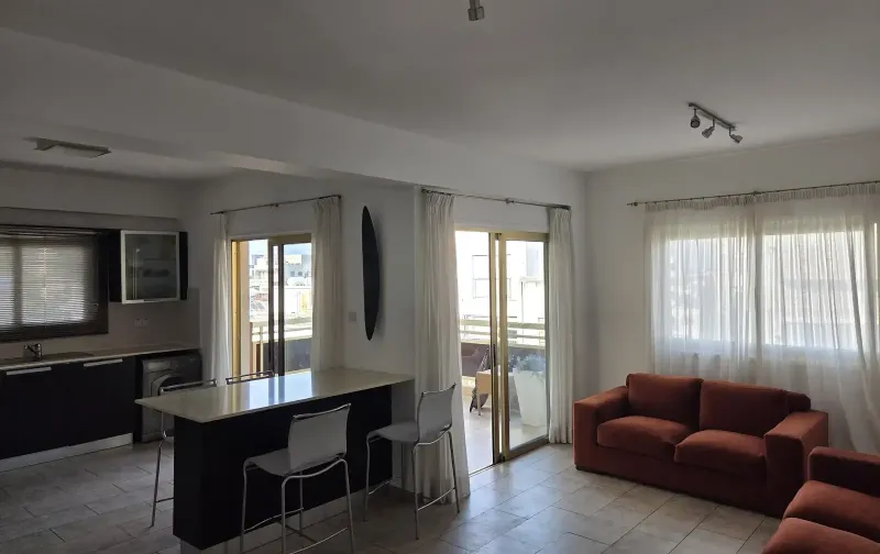 2-bedroom penthouse to rent in Lykabittos