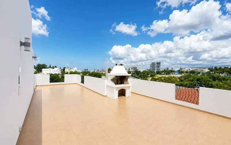 2-bedroom penthouse to rent in Agios Pavlos
