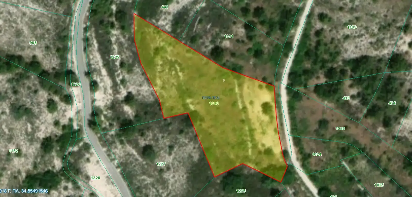 Residential Field 5463 m² in Pera Pedi