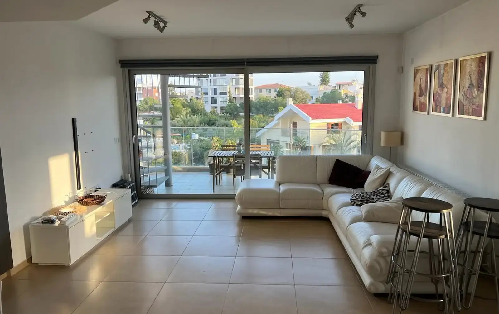 2-bedroom penthouse to rent in Aglantzia