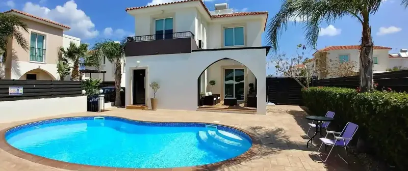 Beautiful 2 bedroom villa in pernera with swimming pool mature large garden and