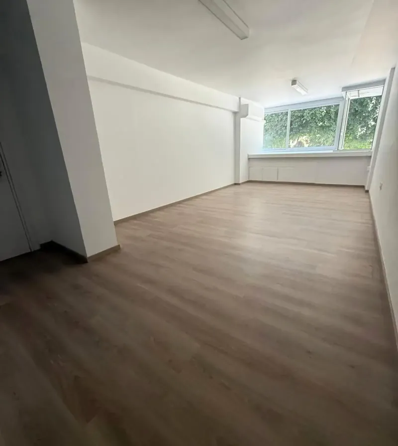 Premises for beauty salon on 2nd floor, spyrou araouzou, limassol in Historical Center