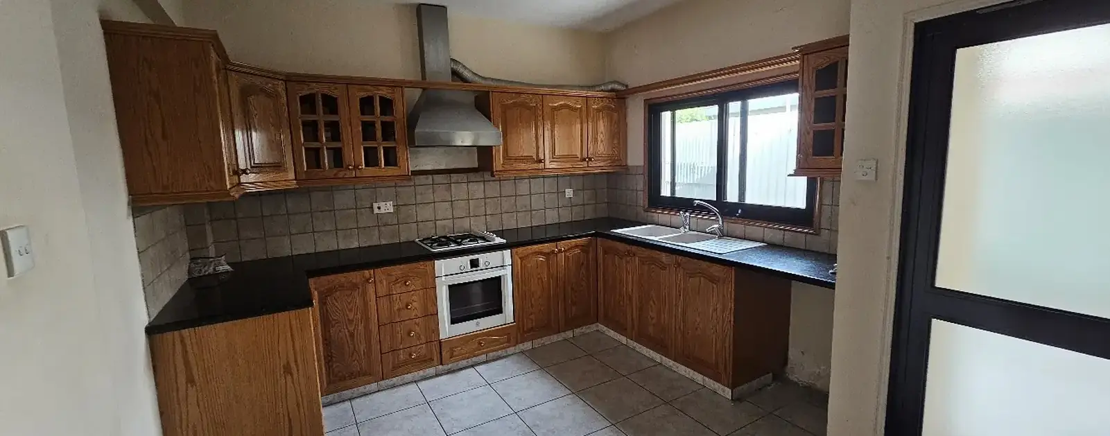 3-bedroom semi-detached to rent in Germasogeia