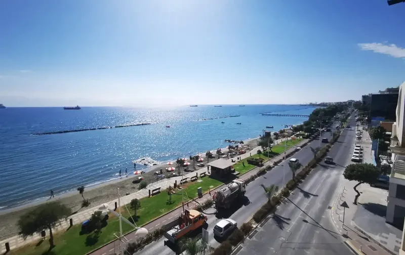 3-bedroom apartment to rent in Neapolis