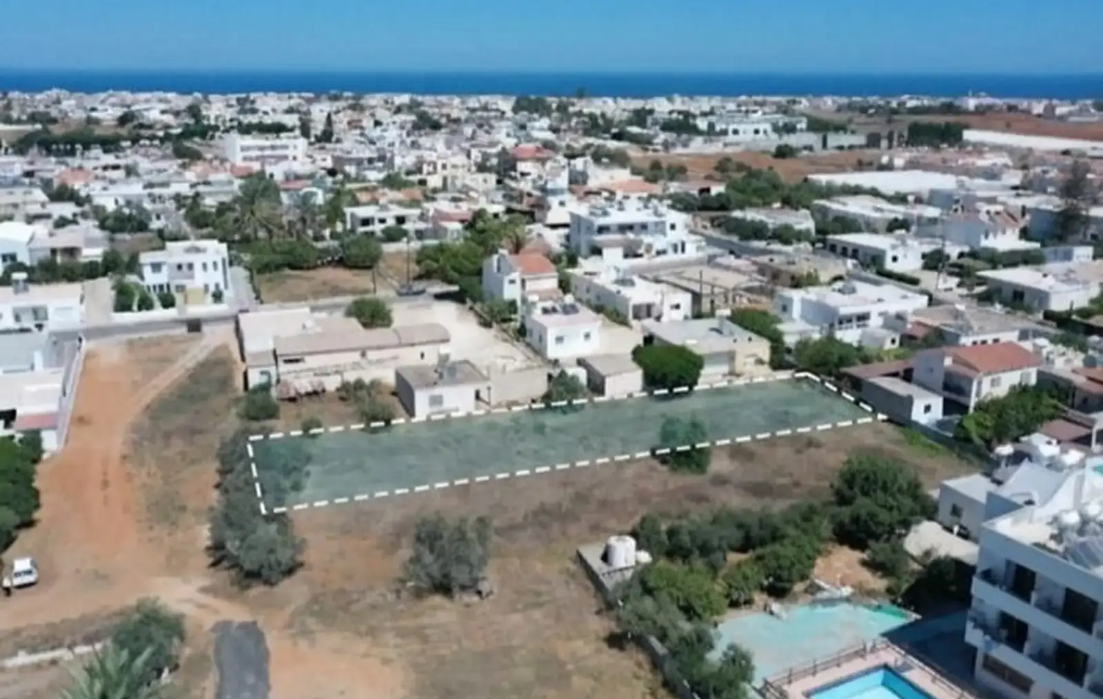 Οικιστικό χωράφι 994 m² προς πώληση στην περιοχή Paralimni
