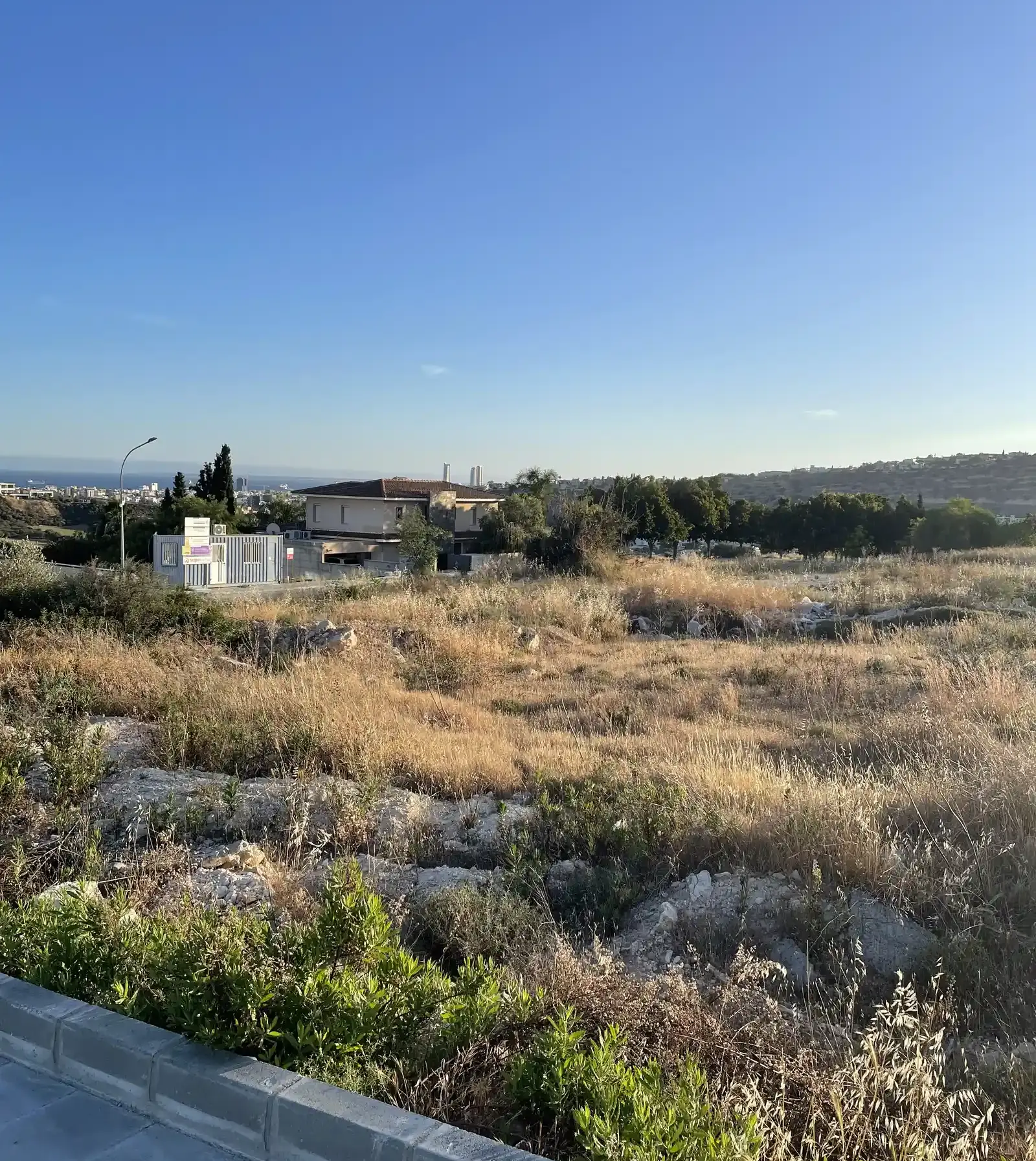 Residential Plot 819 m² in Germasogeia
