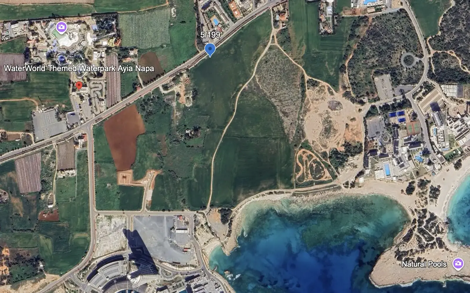 Tourist Field 5666 m² in Agia Thekla