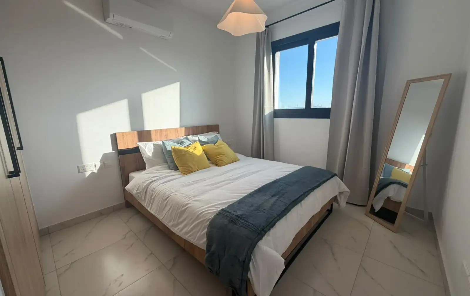 2-bedroom penthouse to rent in Larnaka - Kamares