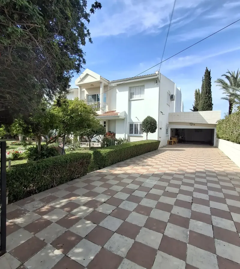 4-bedroom detached house for sale in Strovolos - Agios Vasileios