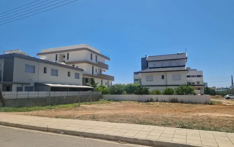 Residential Plot 545 m² in Zakaki