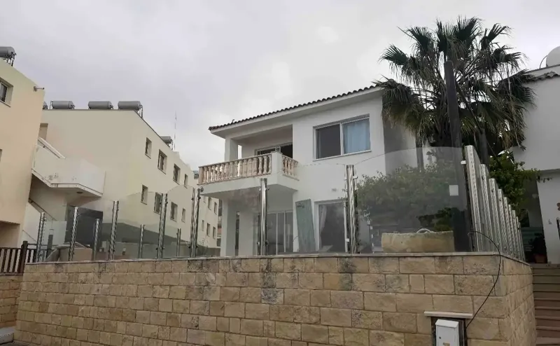 4-bedroom semi-detached to rent in Pegeia