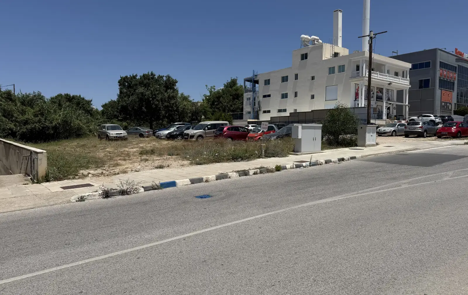 Residential Plot 600 m² in Anavargos