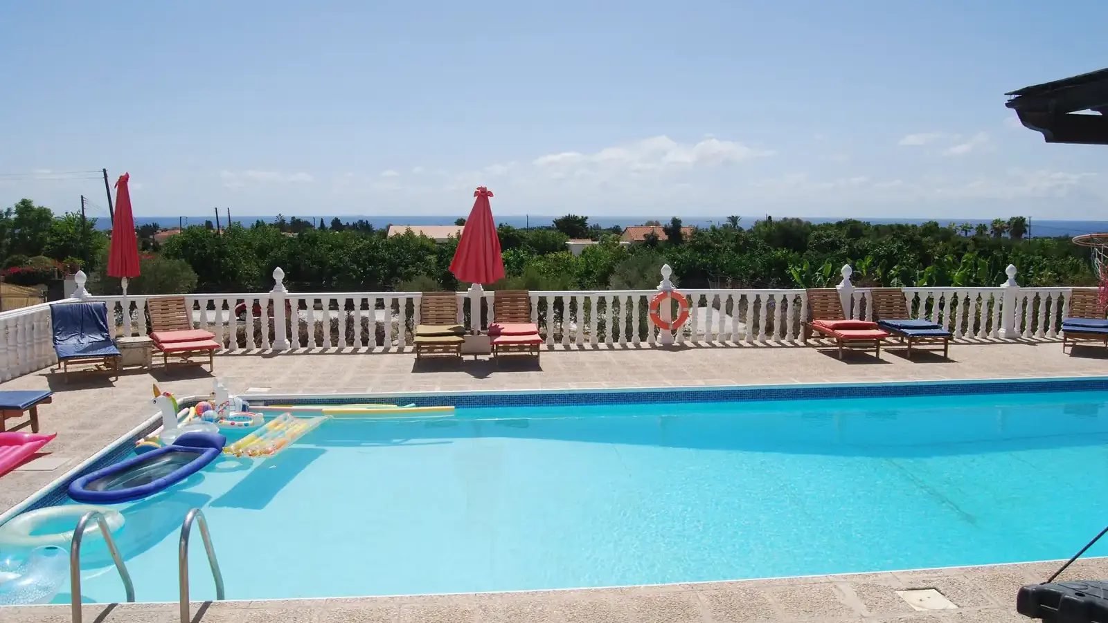 4-bedroom penthouse to rent in Pegeia