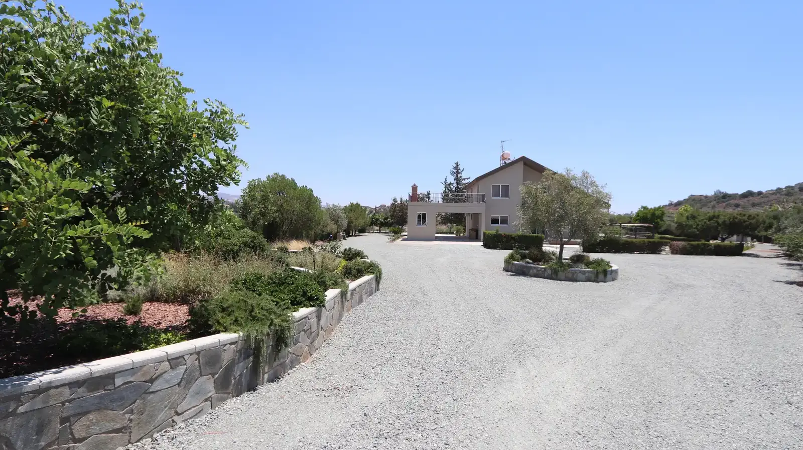 3-bedroom villa to rent in Parekklisia