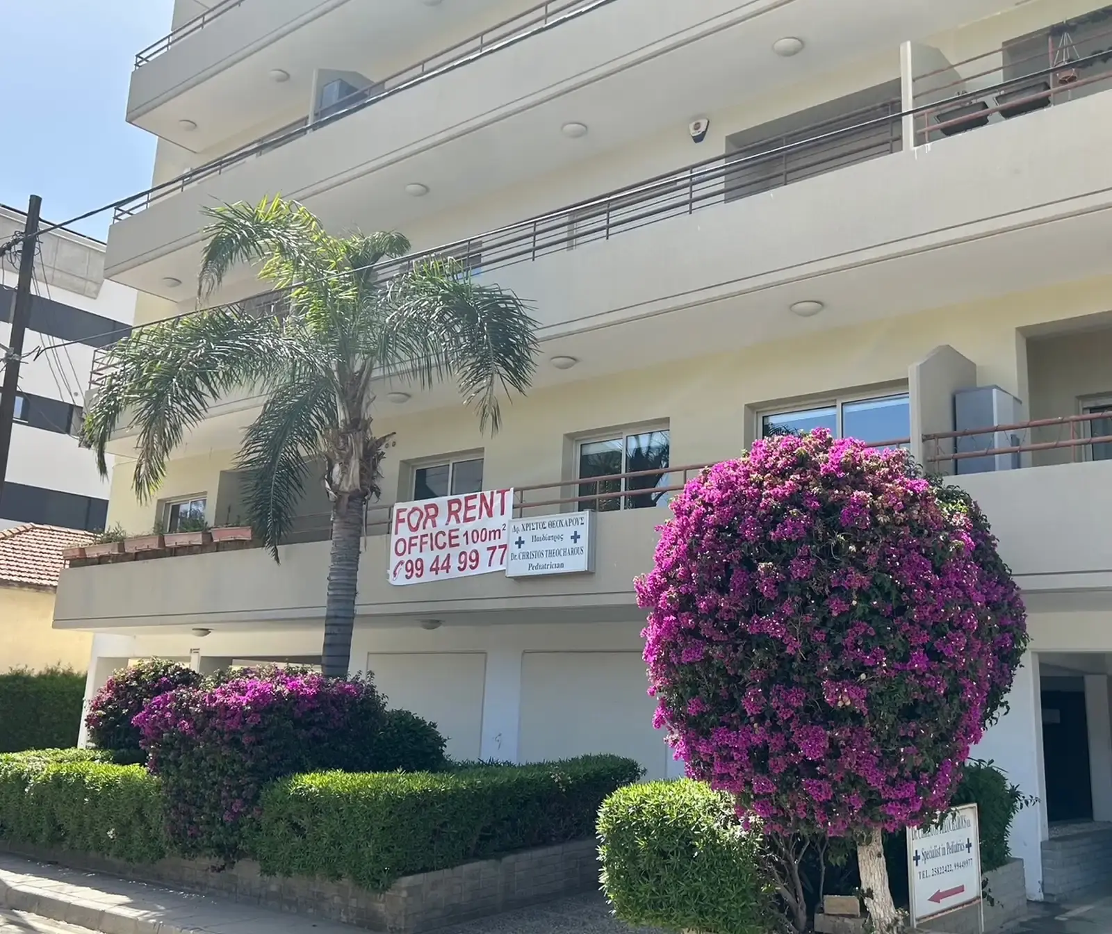 Office for professionals in Agia Zoni