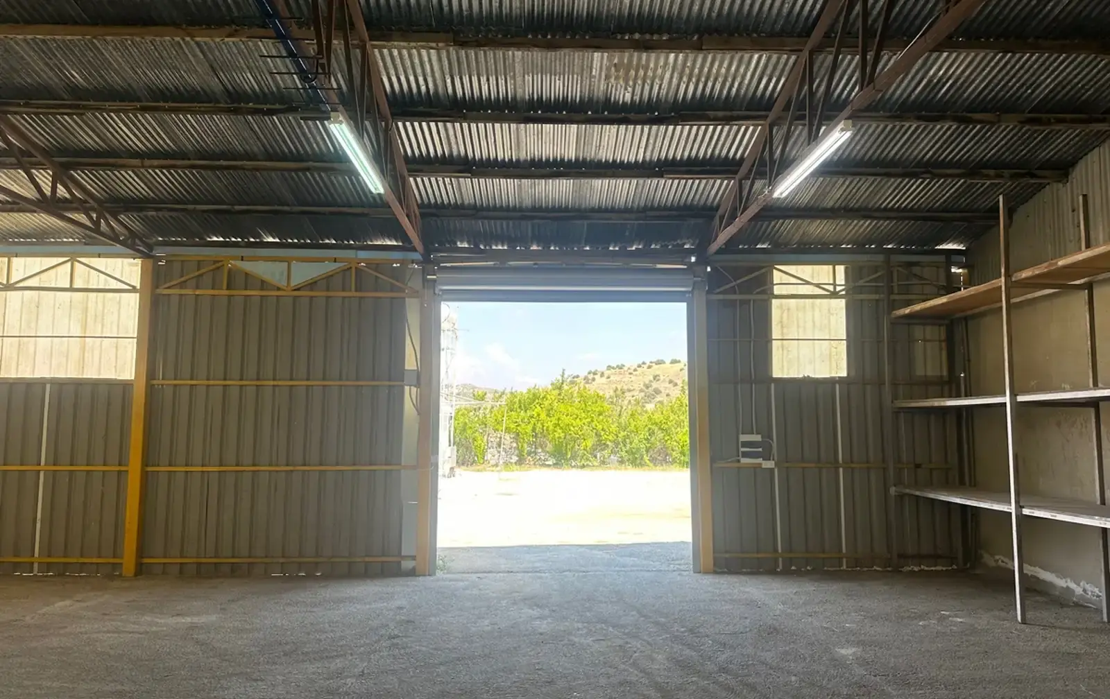 Warehouse for in agia anna