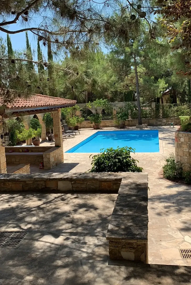 6-bedroom villa for sale in Souni
